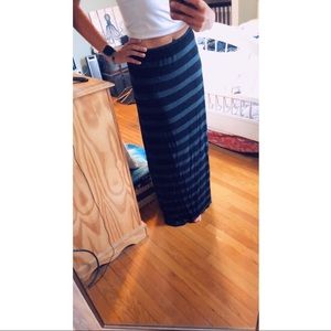 🎉HP🎉 White House|Black Market Maxi Skirt